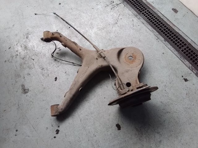 bontott MERCEDES-BENZ VITO Bal hátsó Csonkállvány Kerékaggyal