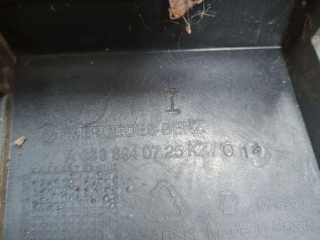 bontott MERCEDES-BENZ VITO Bal Hátsó Lámpa Bajusz Díszléc