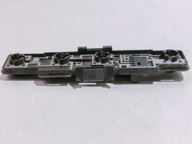 bontott MERCEDES-BENZ VITO Bal Hátsó Lámpa Foglalat