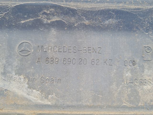 bontott MERCEDES-BENZ VITO Bal hátsó Sárvédő Díszléc