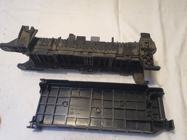 bontott MERCEDES-BENZ VITO Biztosítéktábla Csomagtér