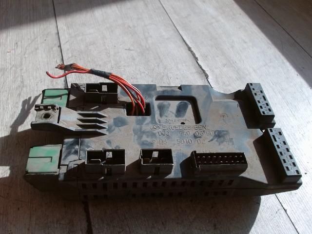 bontott MERCEDES-BENZ VITO Biztosítéktábla Utastér