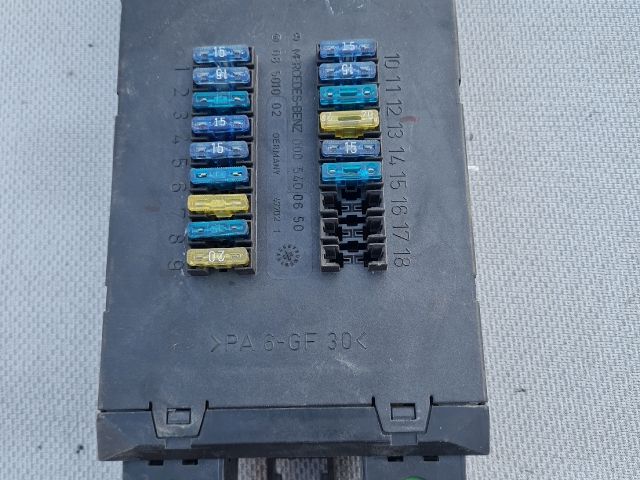 bontott MERCEDES-BENZ VITO Biztosítéktábla Utastér