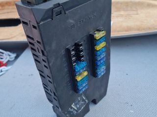 bontott MERCEDES-BENZ VITO Biztosítéktábla Utastér