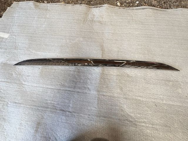 bontott MERCEDES-BENZ VITO Csomagtérajtó Díszléc