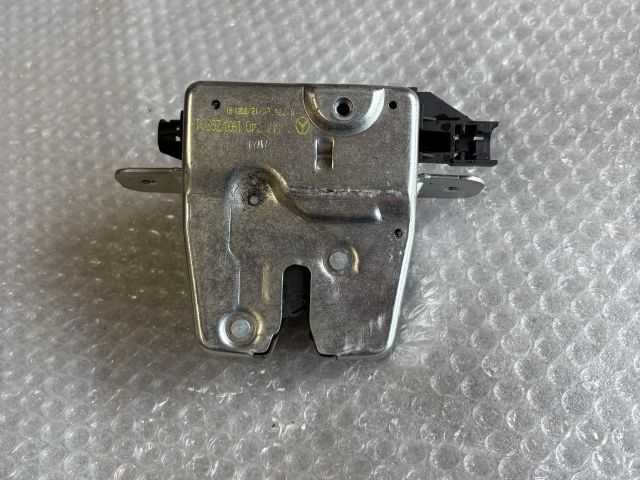 bontott MERCEDES-BENZ VITO Csomagtérajtó Zárszerkezet