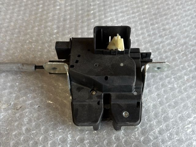 bontott MERCEDES-BENZ VITO Csomagtérajtó Zárszerkezet