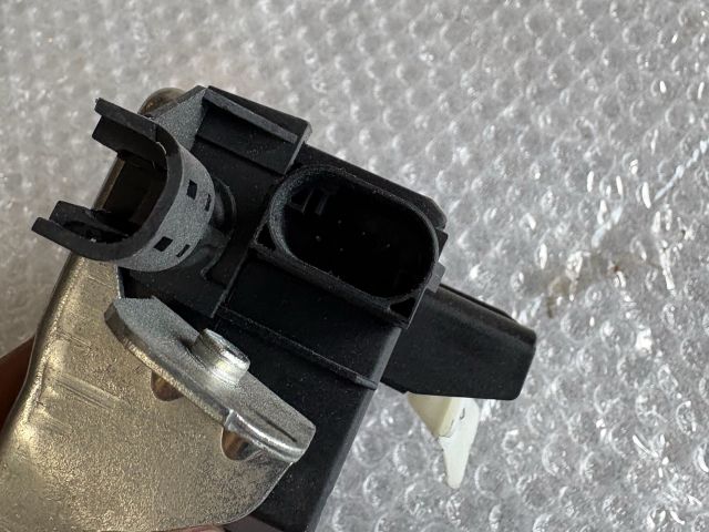 bontott MERCEDES-BENZ VITO Csomagtérajtó Zárszerkezet