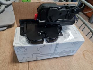 bontott MERCEDES-BENZ VITO Csomagtérajtó Zárszerkezet