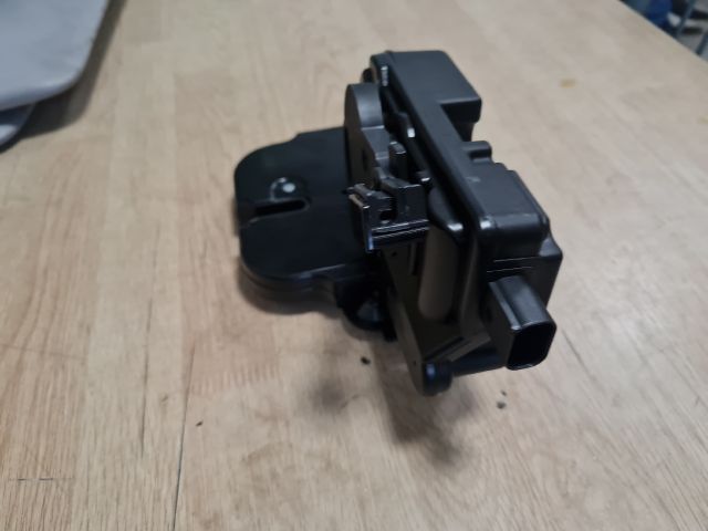 bontott MERCEDES-BENZ VITO Csomagtérajtó Zárszerkezet