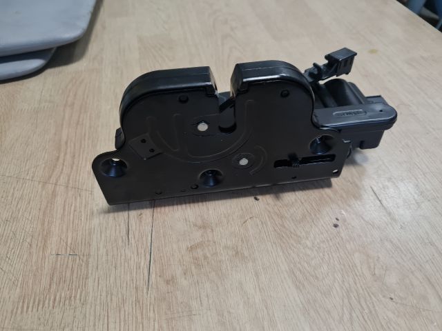 bontott MERCEDES-BENZ VITO Csomagtérajtó Zárszerkezet