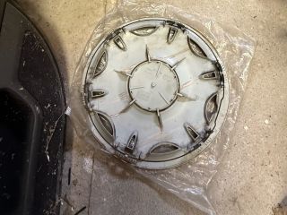 bontott MERCEDES-BENZ VITO Dísztárcsa (1 db)