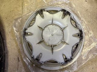 bontott MERCEDES-BENZ VITO Dísztárcsa (1 db)