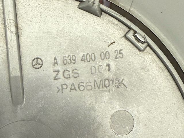 bontott MERCEDES-BENZ VITO Dísztárcsa (1 db)