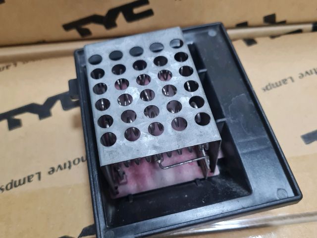 bontott MERCEDES-BENZ VITO Előtét Ellenállás Fűtőmotor