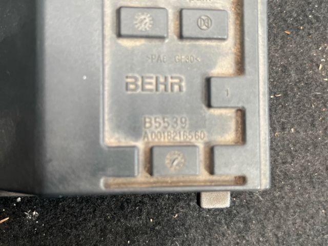 bontott MERCEDES-BENZ VITO Előtét Ellenállás Fűtőmotor