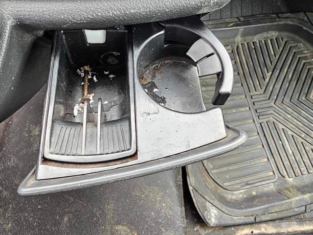 bontott MERCEDES-BENZ VITO Első Hamutartó