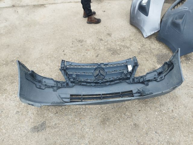 bontott MERCEDES-BENZ VITO Első Lökhárító (Részeivel)