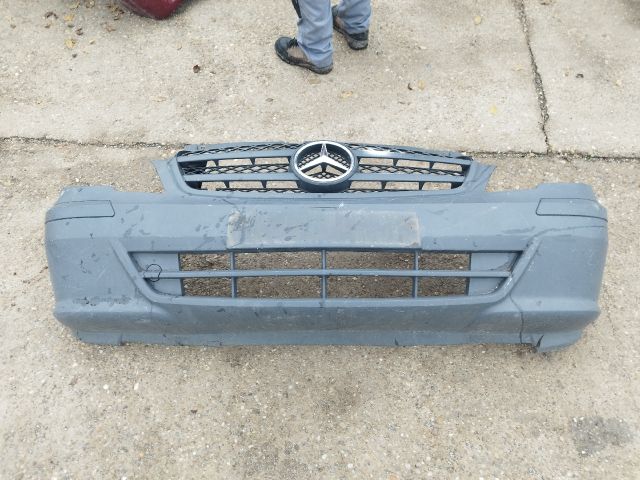 bontott MERCEDES-BENZ VITO Első Lökhárító (Részeivel)