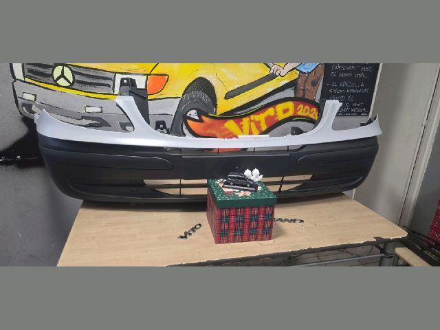bontott MERCEDES-BENZ VITO Első Lökhárító (Részeivel)