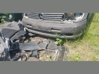 bontott MERCEDES-BENZ VITO Első Lökhárító (Részeivel)