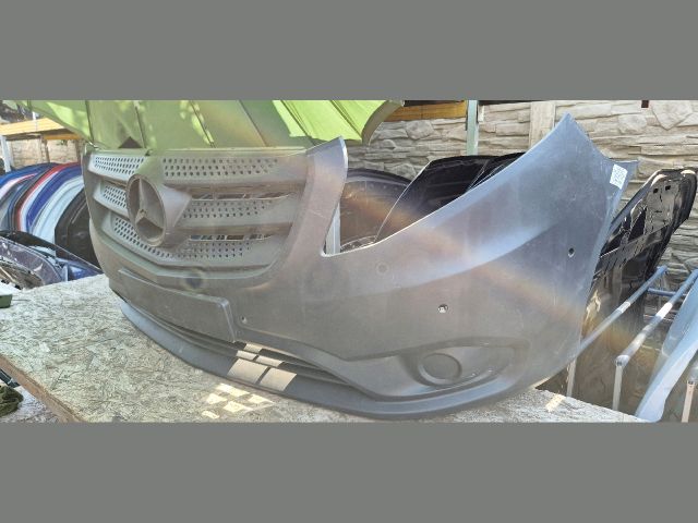 bontott MERCEDES-BENZ VITO Első Lökhárító (Üresen)