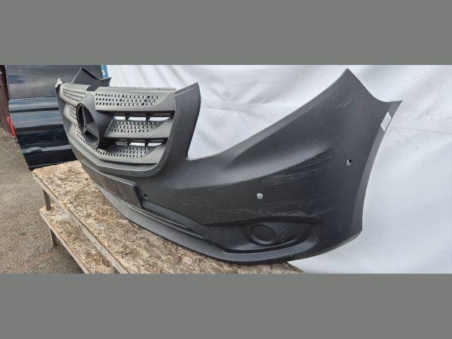bontott MERCEDES-BENZ VITO Első Lökhárító (Üresen)