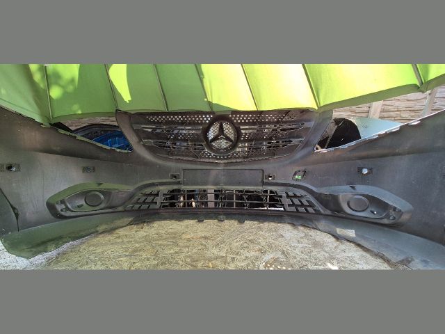 bontott MERCEDES-BENZ VITO Első Lökhárító (Üresen)