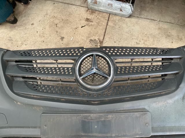 bontott MERCEDES-BENZ VITO Első Lökhárító (Üresen)