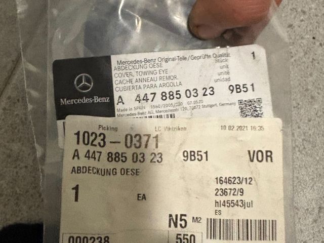 bontott MERCEDES-BENZ VITO Első Vonószem Burkolat