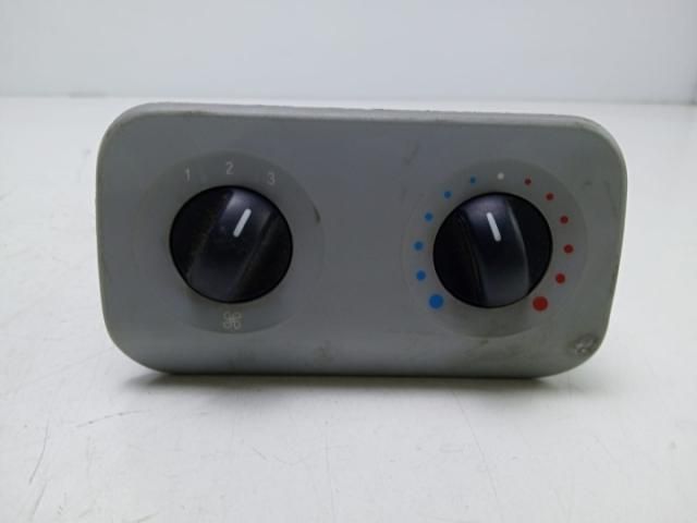 bontott MERCEDES-BENZ VITO Fűtéskapcsoló (manuális klímás)