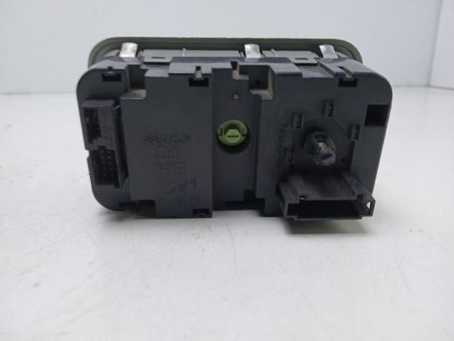 bontott MERCEDES-BENZ VITO Fűtéskapcsoló (manuális klímás)