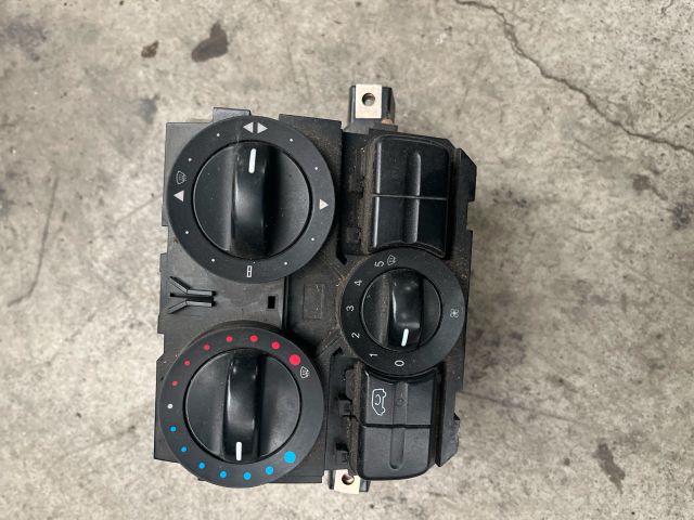 bontott MERCEDES-BENZ VITO Fűtéskapcsoló (Nem klímás)