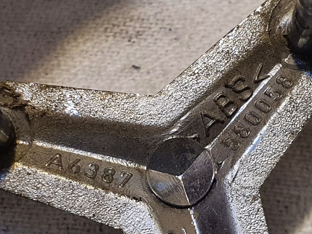 bontott MERCEDES-BENZ VITO Hátsó Embléma