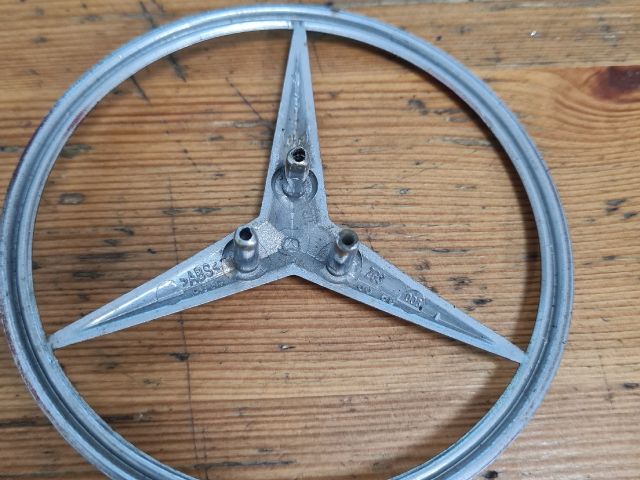 bontott MERCEDES-BENZ VITO Hátsó Embléma