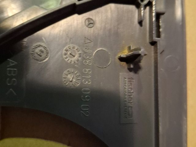 bontott MERCEDES-BENZ VITO Hátsó Hamutartó