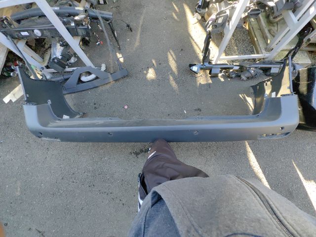 bontott MERCEDES-BENZ VITO Hátsó Lökhárító (Üresen)