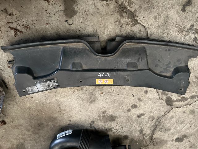 bontott MERCEDES-BENZ VITO Homlokfal Burkolat