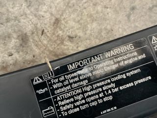 bontott MERCEDES-BENZ VITO Homlokfal Burkolat