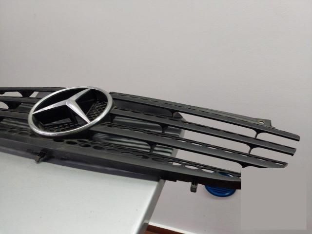 bontott MERCEDES-BENZ VITO Hűtőrács