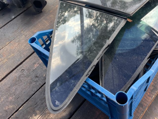 bontott MERCEDES-BENZ VITO Jobb A Oszlop Oldalablak Üveg