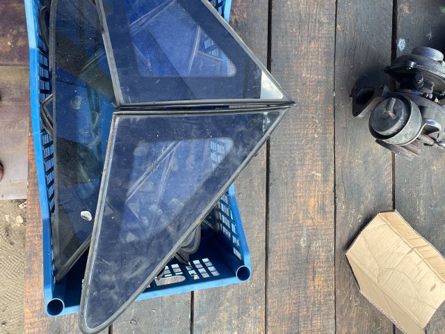 bontott MERCEDES-BENZ VITO Jobb A Oszlop Oldalablak Üveg