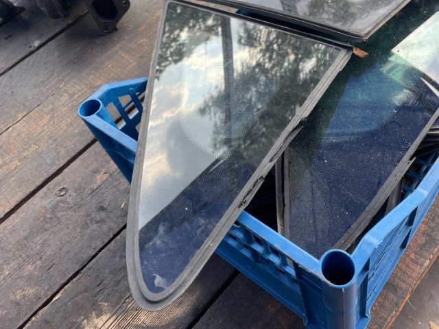 bontott MERCEDES-BENZ VITO Jobb A Oszlop Oldalablak Üveg