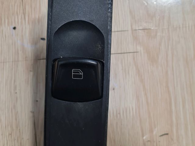 bontott MERCEDES-BENZ VITO Jobb első Ablakemelő Kapcsoló Keret