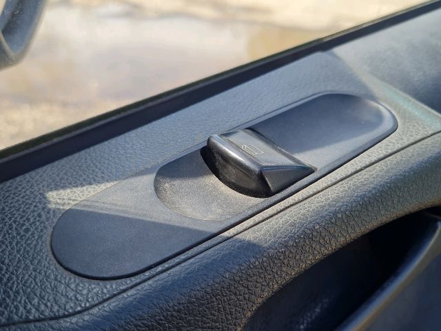 bontott MERCEDES-BENZ VITO Jobb első Ablakemelő Kapcsoló