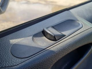 bontott MERCEDES-BENZ VITO Jobb első Ablakemelő Kapcsoló