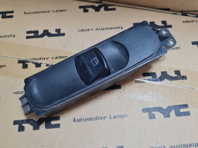 bontott MERCEDES-BENZ VITO Jobb első Ablakemelő Kapcsoló