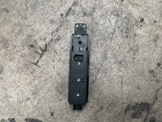 bontott MERCEDES-BENZ VITO Jobb első Ablakemelő Kapcsoló