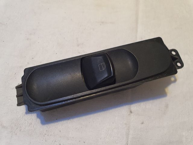 bontott MERCEDES-BENZ VITO Jobb első Ablakemelő Kapcsoló