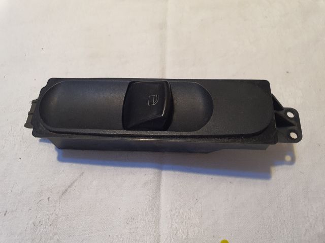 bontott MERCEDES-BENZ VITO Jobb első Ablakemelő Kapcsoló